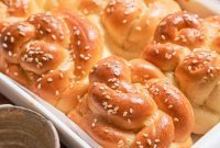 Golden Challah Dinner Buns