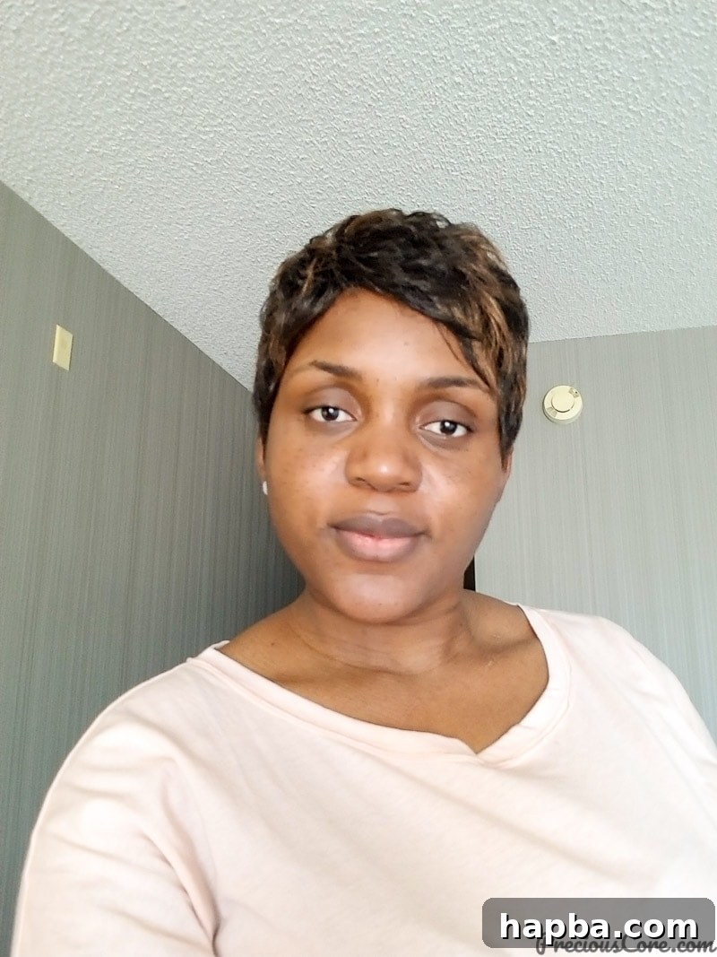 Precious Core taking a selfie in her hotel room, ready for the Everything Food Conference